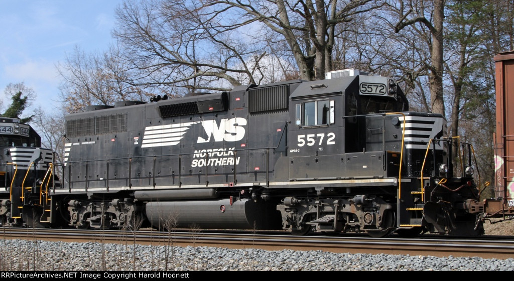 NS 5572